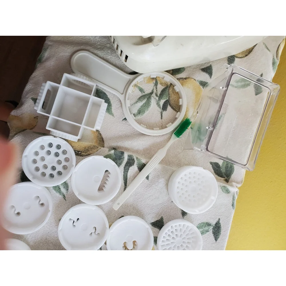 Popeil Pasta Maker w/accessories